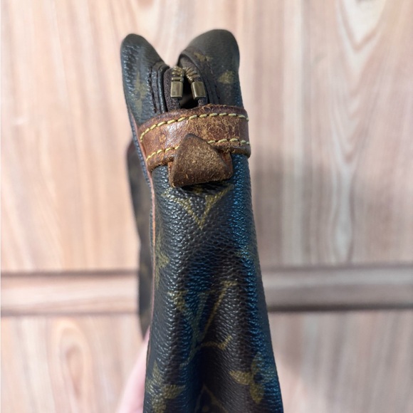 Auth LOUIS VUITTON Monogram Compiegne 23 Clutch Bag - Picture 4 of 15